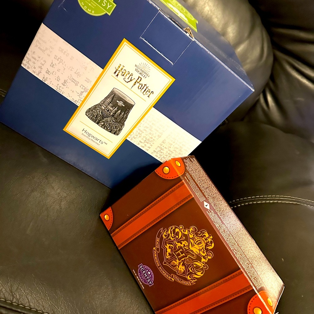 NWT Harry Potter warmer and wax collections Scentsy